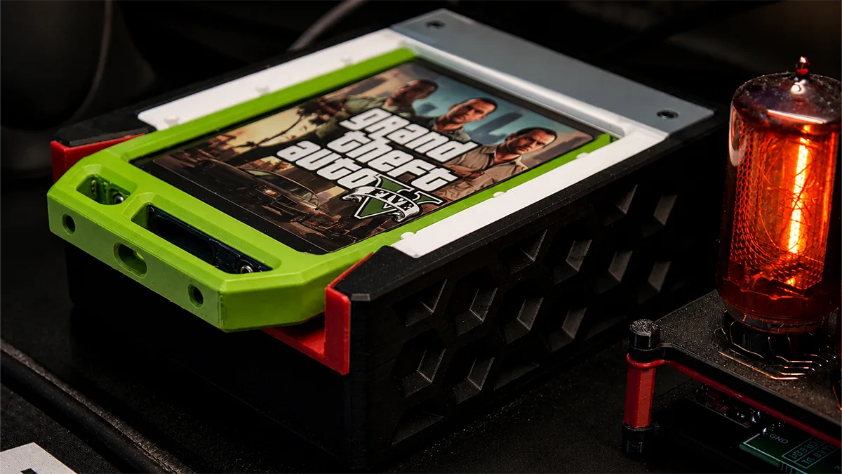 Crearon cartuchos físicos para juegos de Steam con varios SSD