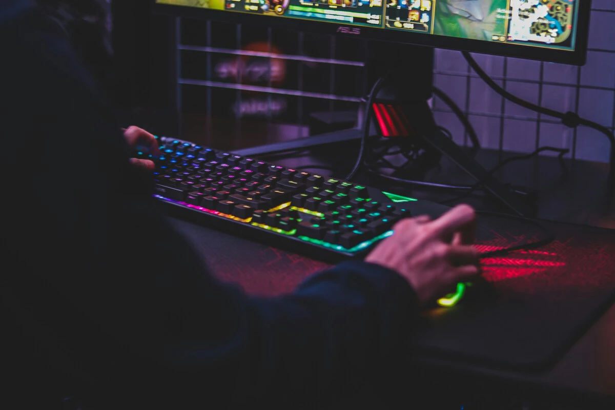 Un aficionado a los videojuegos ensambló una computadora